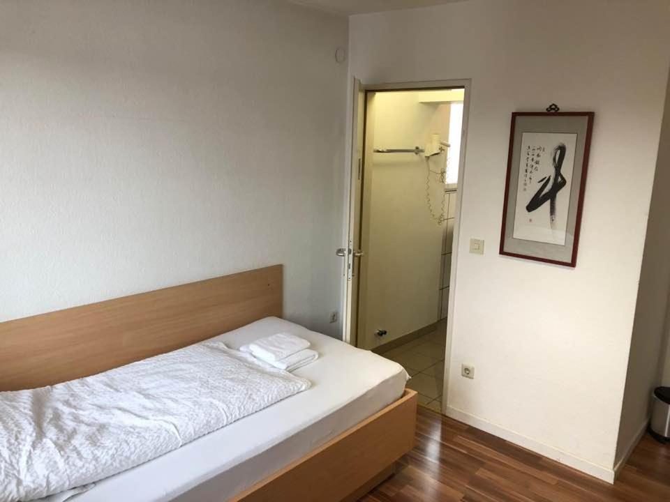 Hotel Kriftelerhof Bagian luar foto