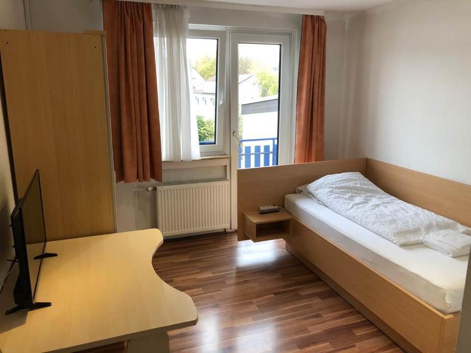 Hotel Kriftelerhof Bagian luar foto